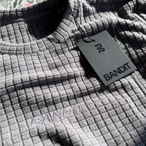 Bandit Running Men’s MacroGrid Fleece Shirt